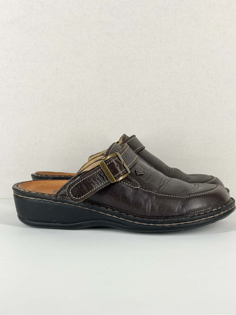 Finn Comfort Brown Leather Buckle Clogs
/ Mules Size 38 (US 7.5)